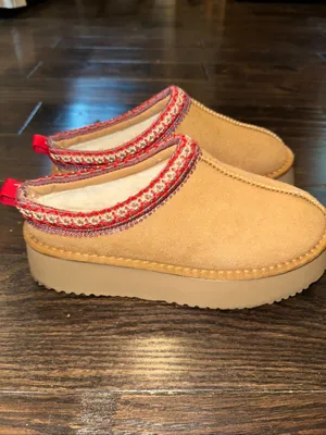 Cozy Tan Slip-On Slippers with Red Trim size 41/9.5 thumbnail 3