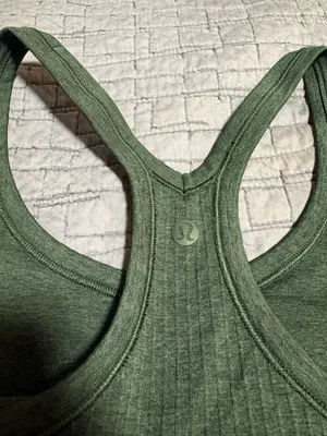 Lululemon Women’s Tank Top thumbnail 3