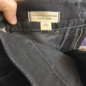 Madewell The Perfect Vintage Flare Jean in Sherborn Wash Black Denim thumbnail 6