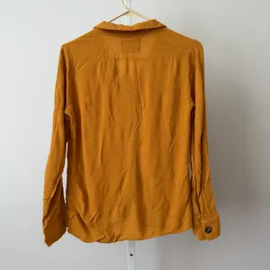 Reformation S Mustard Button Crepe Blouse Top Preppy Classic‎ Minimalist thumbnail 6