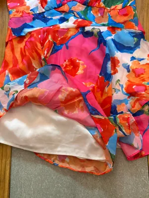 Luxxel Vibrant Abstract Floral Puff Sleeve Ruffle Romper Size Large thumbnail 4