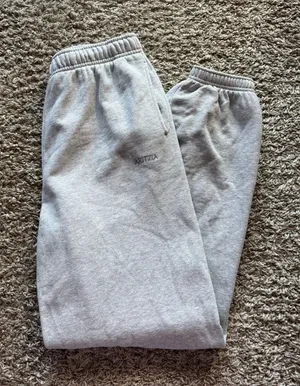 Aritzia Sweatpants thumbnail 1