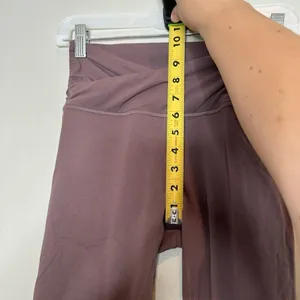 Lululemon Align High Rise Cross Waist Crop 21” Leggings Size 6 Taupe Purple thumbnail 9