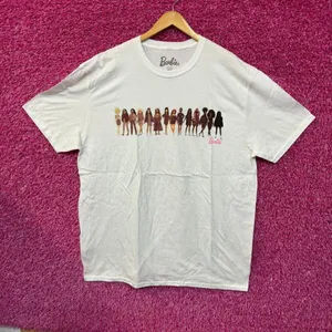 Barbies from around the world T-shirt size 2xl thumbnail 1