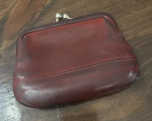 Vintage Coach Kisslock Coin Purse Red Mahogany Leather Small Change Pouch Wallet thumbnail 1