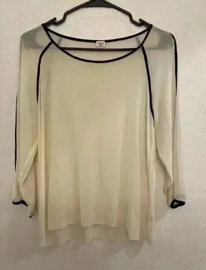 Aritzia Wilfred Women’s‎ Exclusive 100% Silk White With Black Trim Blouse Size S thumbnail 1