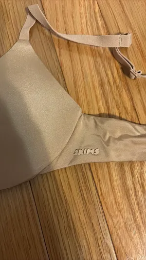 SKIMS Bra thumbnail 2