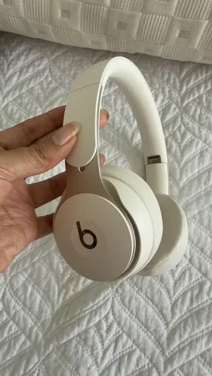 Beats Solo Pro Noise Cancelling Headphones thumbnail 6
