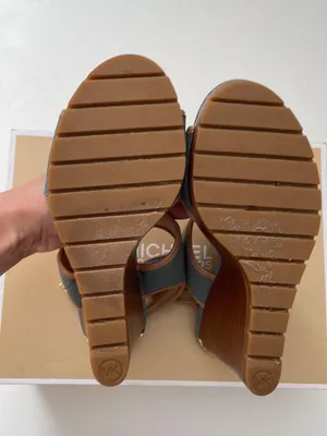 women’s sandals thumbnail 9