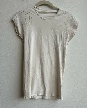 Lululemon Time Warp Short Sleeve Ghost Cream Tan Seamless Size 4? small? Laser thumbnail 1