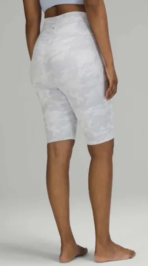 Lululemon Wunder Under Short 10” *Ribbed Size 8 Luxtreme Yoga Gray Bike Shorts thumbnail 1