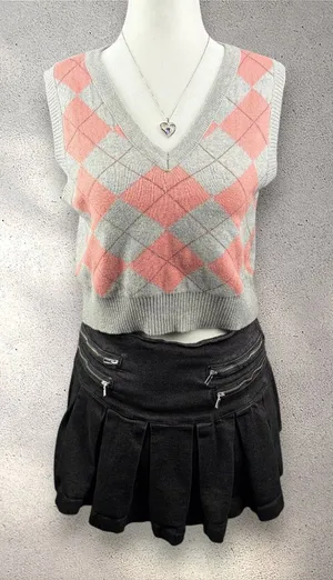 NWT Aeropostale Argyle Sweater Vest Women’s XS Pink & Gray Knit Preppy Academia thumbnail 1