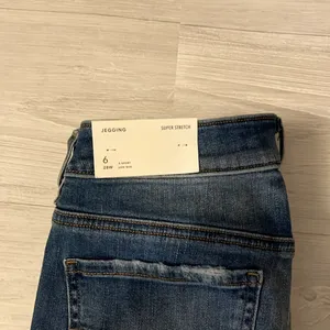 American Eagle Outfitters Women's Dark Blue Distressed Jeans thumbnail 8