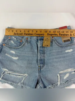 NWT Levi's 501 Women Size 31 High Rise Distressed Button Fly Cut Off Jean Shorts thumbnail 3