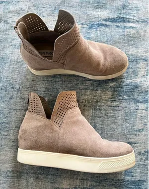 Steve Madden Beige Winni Suede Wedge Sneakers Size 8 thumbnail 1
