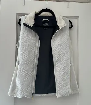 The North Face White Vest Size meduim thumbnail 1