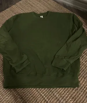 Green Sweatshirt Size L thumbnail 1