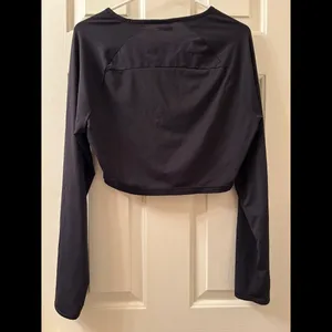 Gymshark Training Long Sleeve Crop Top Size Large Black thumbnail 2
