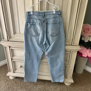 Women’s GARAGE Denim Light Blue Vintage Straight Leg Distressed Jeans Sz 5 / 27 thumbnail 2