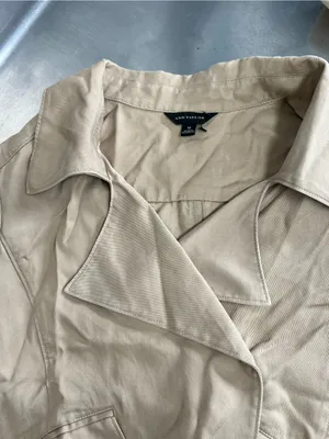 Ann Taylor Khaki Long Sleeve Cropped Blazer - Size Medium - VGUC thumbnail 3