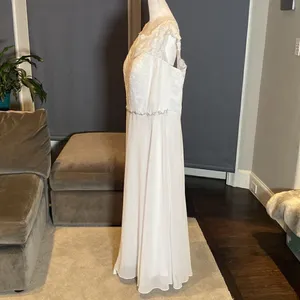 Women’s White Sleeveless Wedding Gown Zip Up with Sparkle Waist Size 3X NWOT thumbnail 4
