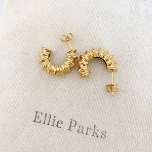 18k Gold Retro Inspired Textured Hoop Earrings thumbnail 8