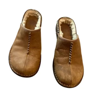 UGG Australia Womens 7 Chestnut Leather Tasman Braid Shearling Lined Clogs thumbnail 1