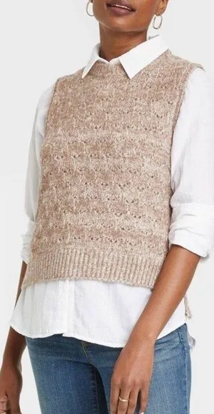 Universal Threads Super Cute Pointelle Sweater Vest! thumbnail 1