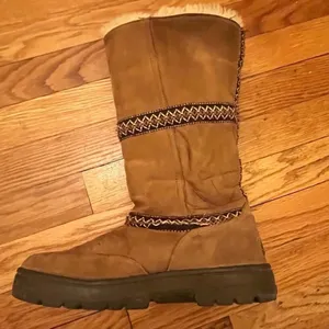 UGG Brown Suede Boots with Knit Accents thumbnail 6