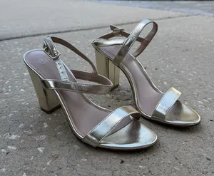 BP Gold Heels thumbnail 1