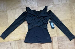 NWT Michi Black V-Neck Long Sleeve Fitted Top w/ Cutouts, Size XS thumbnail 1
