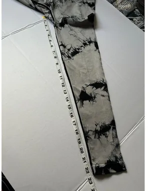 Tie dye scrunch butt leggings size M thumbnail 7