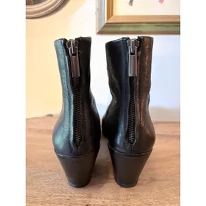 GRAY Sandy Black Leather Cap Toe Ankle Boots Back Zip Block Heel Minimalist 8.5M thumbnail 3