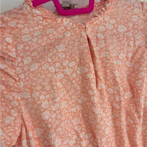 Loft Lightweight Peach Colored Floral Dress thumbnail 11