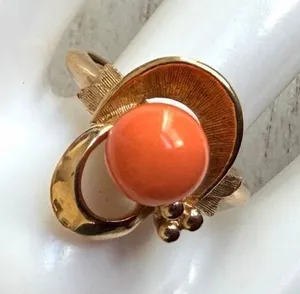 Avon Coral Cabochon Gold Tone Modernist Adjustable Ring Vintage thumbnail 1