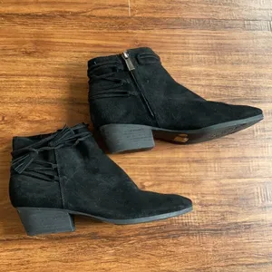 Vince Camuto‎ Carlin’s suede boots with tassels size 9.5 thumbnail 3