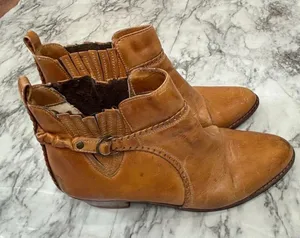 Vintage Father & Son Tan Brown Distressed Leather Old West Cowboy Boots Size 8 D thumbnail 1