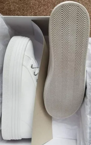 Steve Madden Platform thumbnail 2