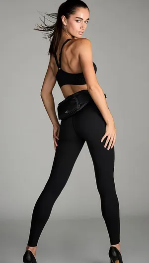 NWT Victoria’s Secret Sport Essential Legging High Rise Size Small Short 7/8 length thumbnail 2