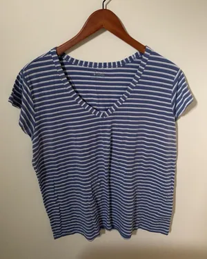 Columbia Womens Size L Top Activewear Blue White Striped V-neck Athletic Top thumbnail 1