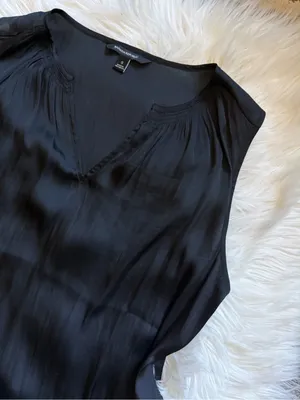 Banana Republic split neck shell tank thumbnail 3