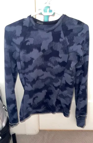 Lululemon thick long sleeve top thumbnail 1