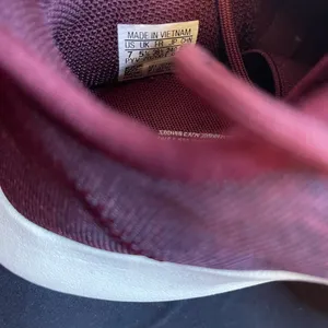 🦋Adidas Women's Tubular Shadow Maroon, Size 7 thumbnail 5