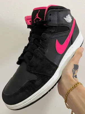 Jordan Air 1 Retro Mid GS ‘Hyper Pink’ thumbnail 1
