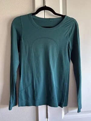 Lululemon Long Sleeve Top thumbnail 1