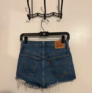Levi’s High Rise Medium Wash Button Fly 501 Cut Off Shorts 26 thumbnail 5