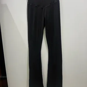 Offline by Aerie Black High-Waisted wider Leggings size Medium thumbnail 7