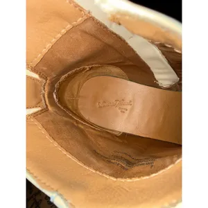 Universal Thread White Pointed Toe Ankle Booties thumbnail 3