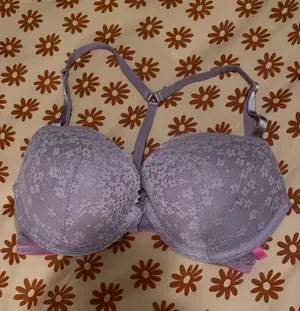 32D Victoria's Secret Bra thumbnail 1