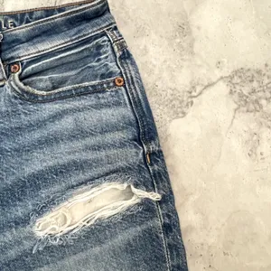 American Eagle Mom Jean‎ Size 00 Blue Stretch Mid-Rise Distressed Blown Knees thumbnail 5